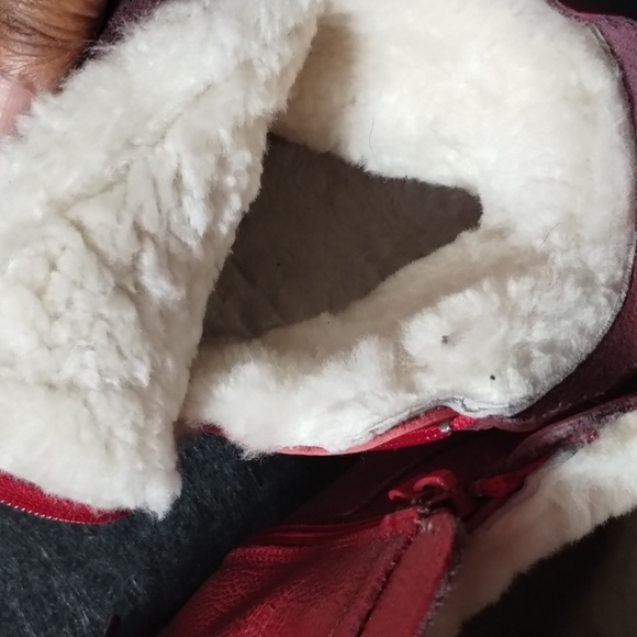 Red Leather Boots with Cozy Lining - Picture 3 of 3